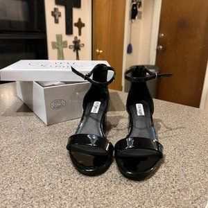 Steve Madden Irenee Sandal:  Size 8.5  M